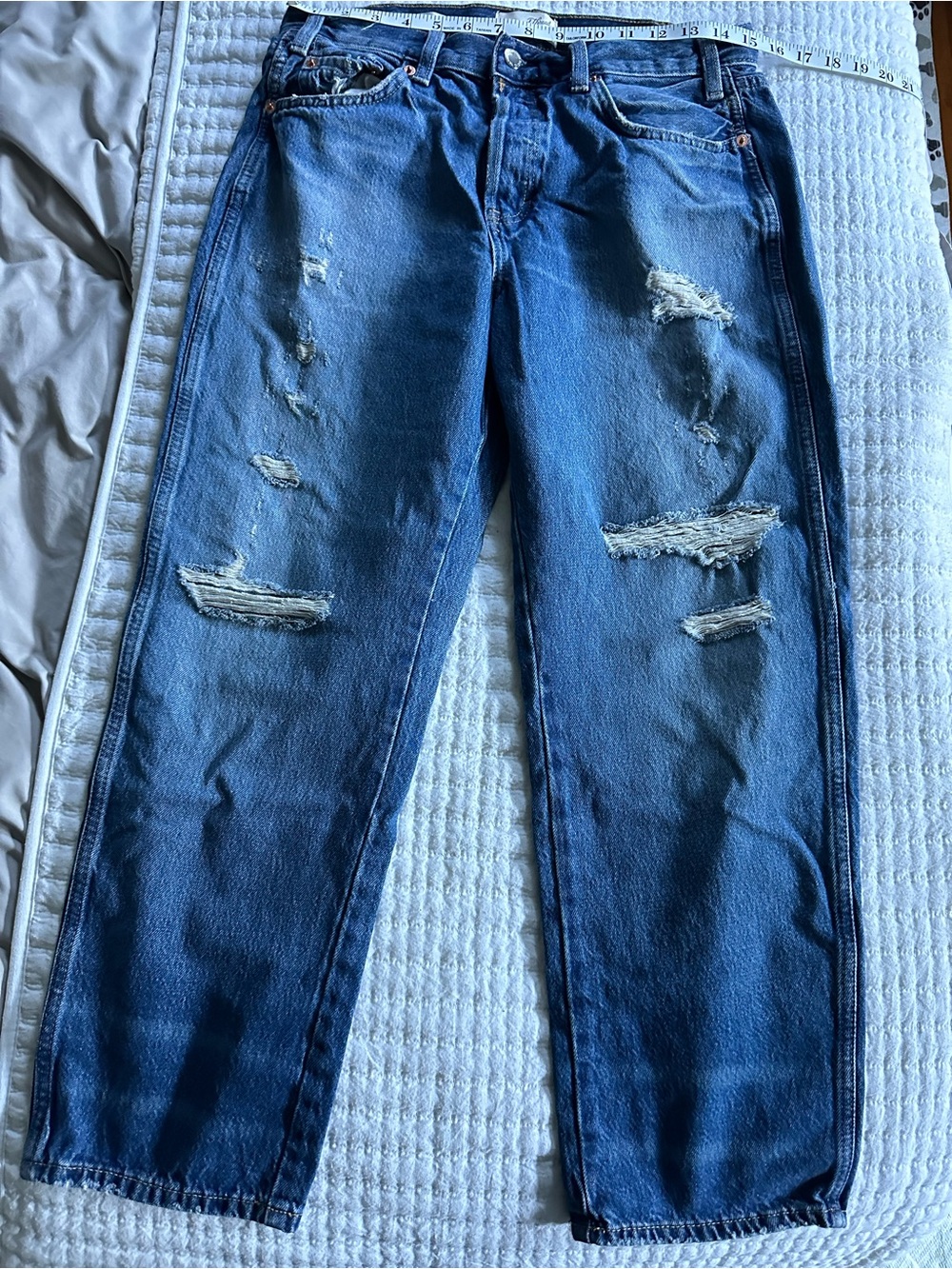 Universal Thread Distressed Dark Blue Boyfriend Jeans